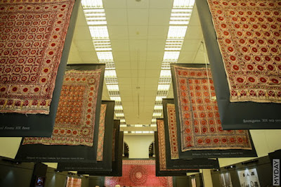 uzbekistan woodblock printed cloth, uzbekistan woodblock exhibition, uzbekistan art craft textile tours