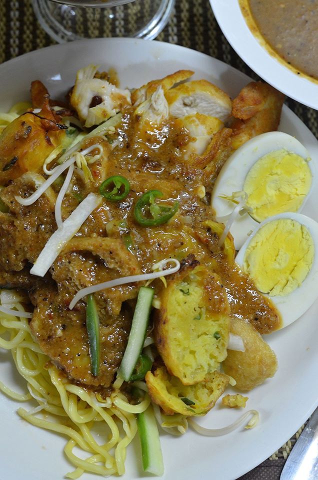 Sepanjang Jalan Kehidupan Mee Rojak  Ayam 