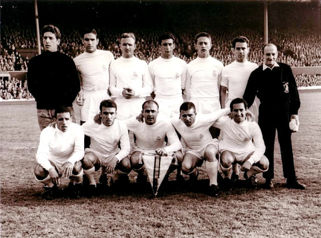 REAL MADRID C. F. Temporada 1959-60. Domínguez, Marquitos, Santamaría, Pachín, Vidal, Zárraga, Benedicto (masajista). Canario, Del Sol, Di Stéfano, Puskas y Gento. REAL MADRID C. F. 7 EINTRACHT FRANKFURT 3 Miércoles 18/05/1960, 20:30 horas. V Copa de Europa, Final. Glasgow, Escocia, Reino Unido: 127.621 espectadores. GOLES: 0-1:10’, Kress. 1-1: 27’, Di Stéfano. 2-1: 30’, Di Stéfano. 3-1: 44’, Puskas. 4-1: 56’, Puskas, de penalti. 5-1: 60’, Puskas. 5-2: 64’, Stein. 6-2: 71’, Puskas. 6-3: 72’, Stein. 7-3: 75’, Di Stéfano.