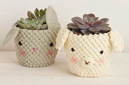 Amigurumi crochet planter cover