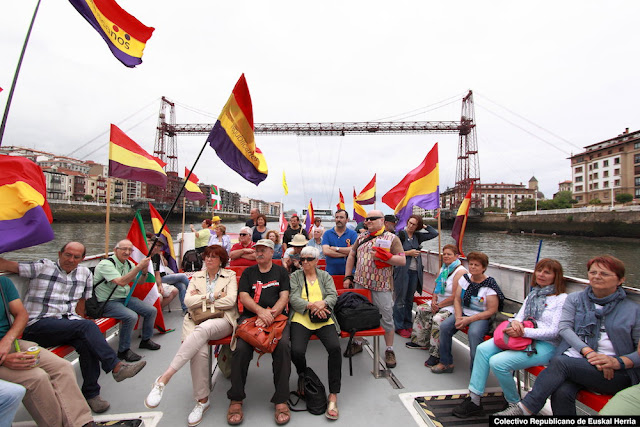 Barco republicano por la ría