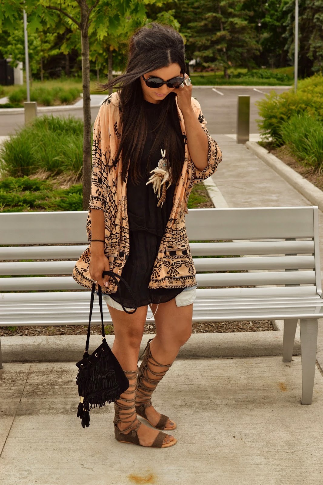 Hippie Lace: outfit: knee-high gladiator madness