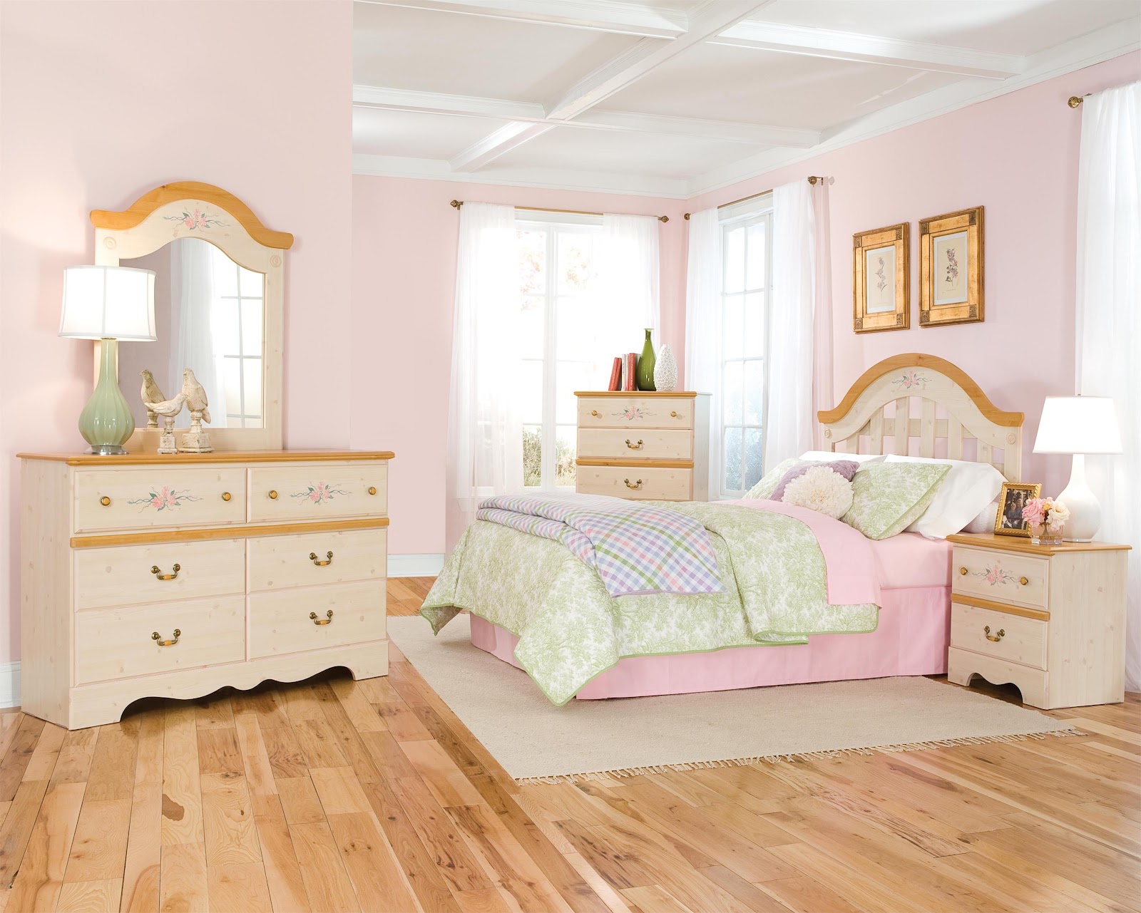 Knoxville Wholesale Furniture Perfect bedroom for your little