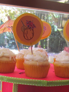 Coconut cupcakes - cupcakes - cupcake - Tropical cupcakes - Hawaiian cupcakes