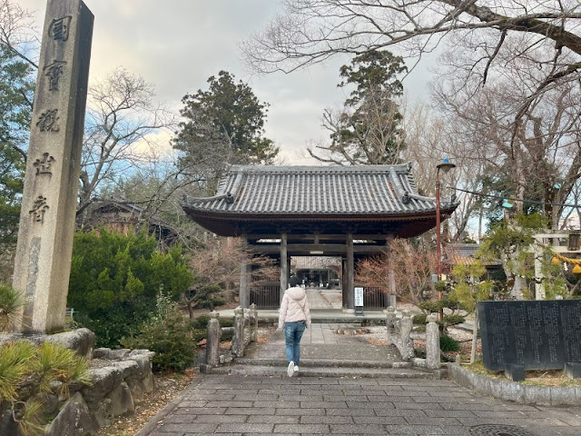 渡岸寺観音堂の入口