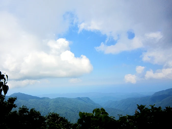 空と雲と山