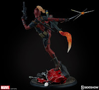 Lady Deadpool Premium Format Sideshow