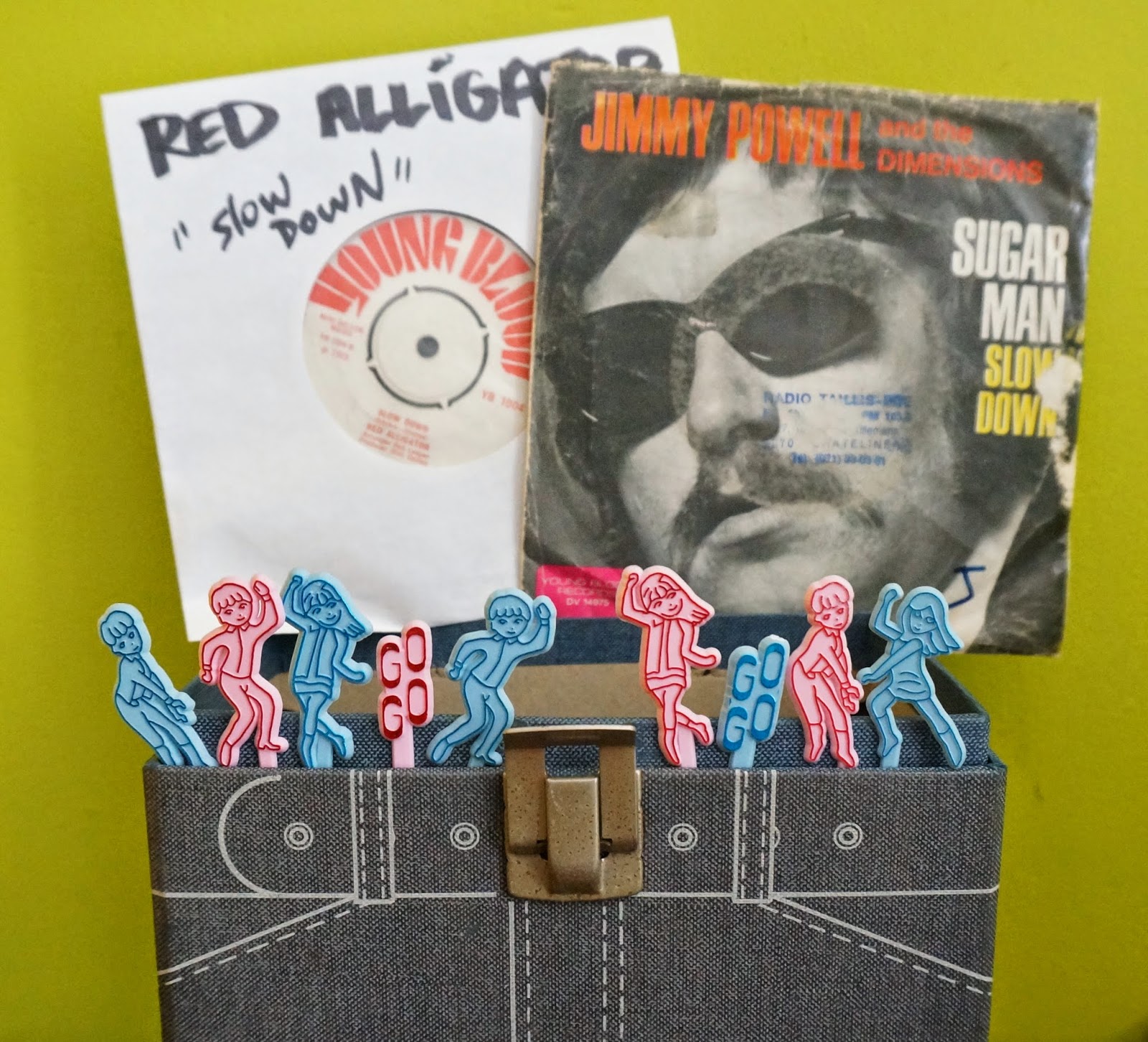 http://crazeegirlsound.blogspot.fr/2014/06/red-alligator-jimmy-powell-and.html