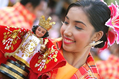 Sinulog 2009 Sexy Girls in Cebu Streets