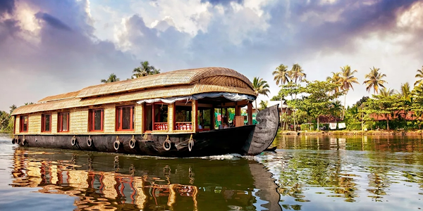 Top 10 Captivating tourist destinations to visit in Kumarakom 