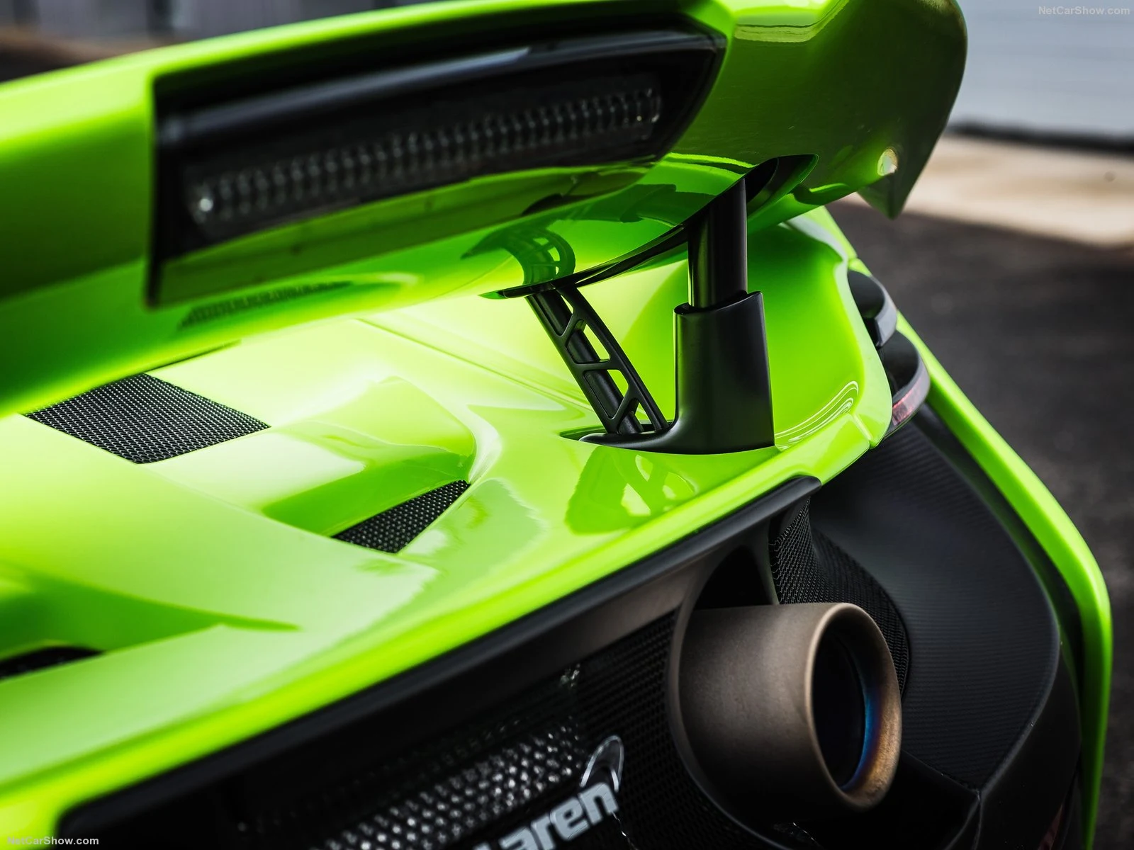 Hình ảnh siêu xe McLaren 675LT 2016 & nội ngoại thất