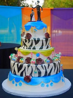 Weird Wedding Cakes - this has got to be the ugliest wedding cake I've ever seen in my entire life!