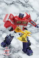 Transformers Missing Link C-01 Convoy 54