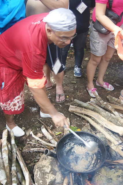 making medicinal oil in Siquijor