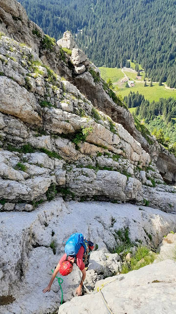 Escalade dans les Terres Maudites (Morzine, Chablais) voie Maudits Bl'Héros