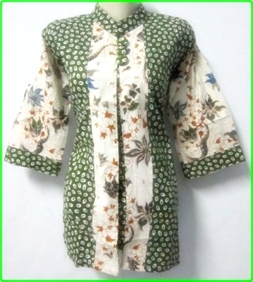 Model baju  batik  wanita modern warna  hijau 