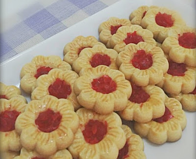 Cara Membuat Kue Semprit Bunga gurih dan Mantap 