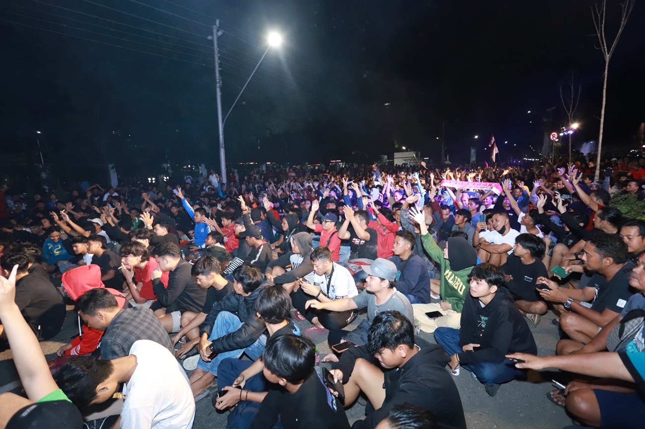 Puluhan Ribu Warga Padati Alun-alun Pancasila, Nobar Timnas U-23 vs Uzbekistan