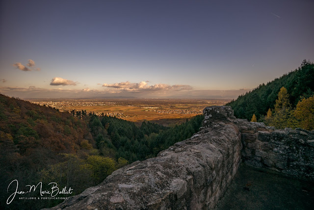 La plaine d'Alsace vue du donjon du château du Hagueneck (2017).