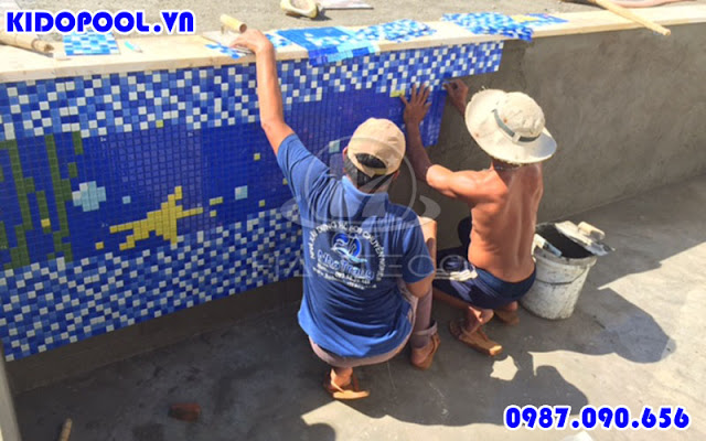 Những lưu ý khi sử dụng gạch Mosaic ốp lát bể bơi