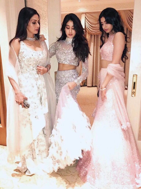 Sridevi Kapoor and her daughters look absolutely stunning in this picture