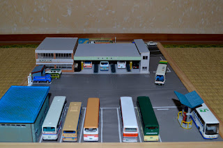 Diorama terminal bus dari TLV