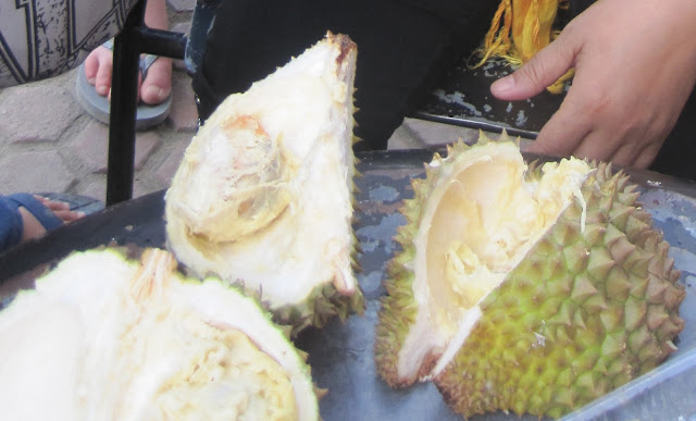 ドリアン (Durian)を切った状態