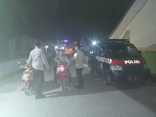 Patroli Malam Hari Polsek Pontang Polres Serang Cegah Kejahatan di Malam Hari               