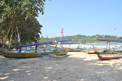 Pantai Legon Pari