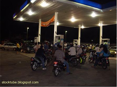 Petrol pump rush