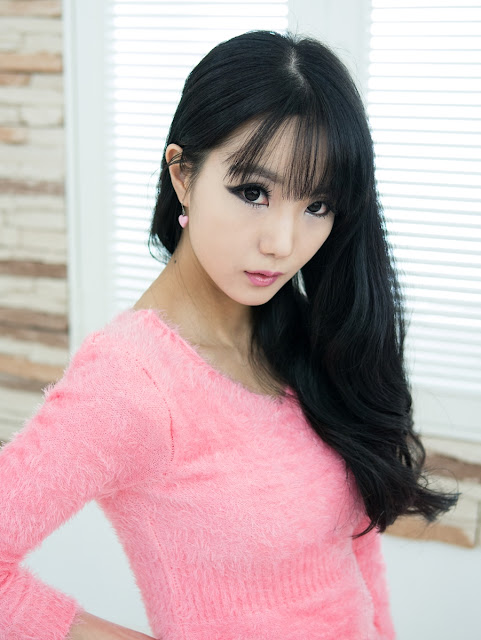 Im Soo Yeon - Lovely in Pink Dress