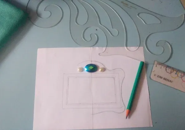Espelho com moldura de feltro como fazer