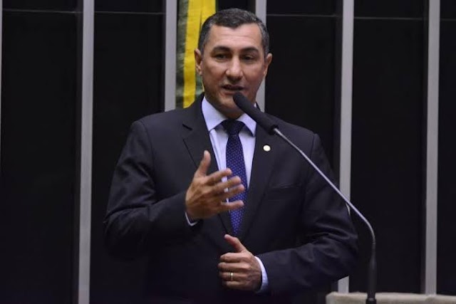 Deputado Federal Jesus Sérgio apresenta projeto contra Decreto Presidencial que permite a posse de maior número de armas