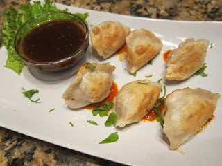  http://www.mami-eggroll.com/2013/01/cheap-and-easy-pork-dumplings.html