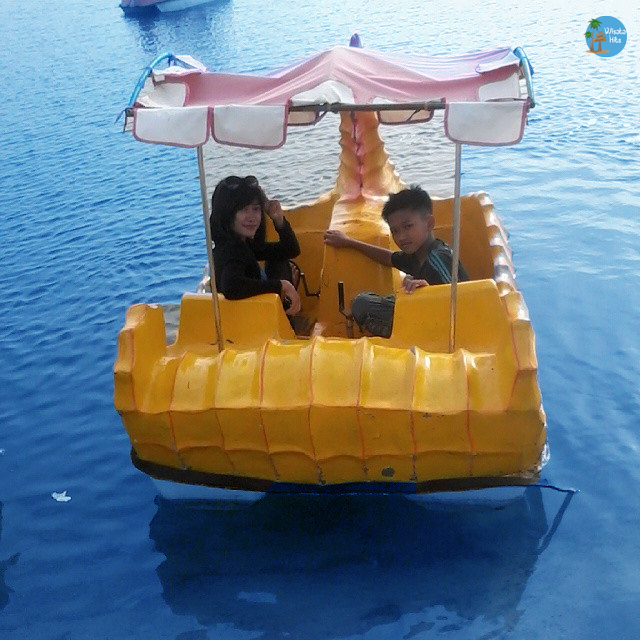 Perahu Bebek Pantai Blebak