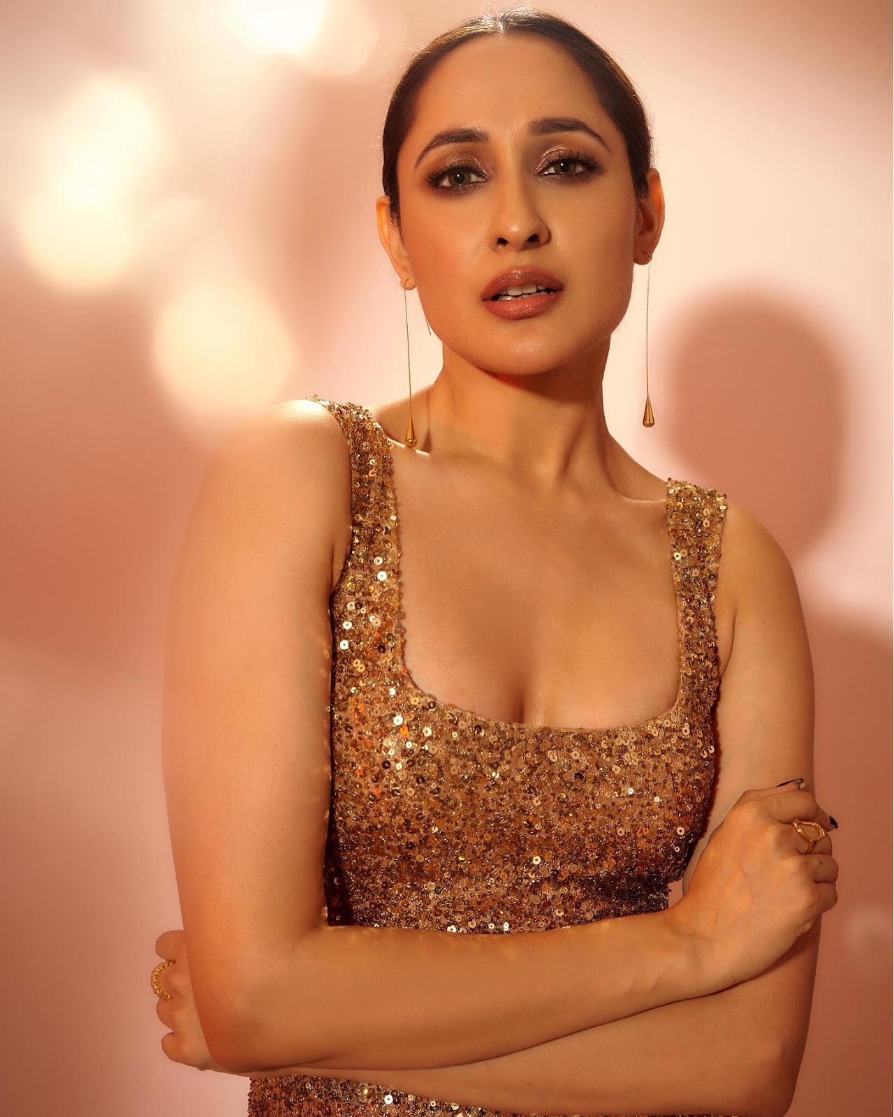 Pragya Jaiswal in high slit shimmery gown is too hot to handle - see her  glamorous avatar.