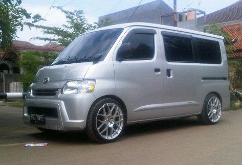  Modifikasi  Keren dan Elegan Mobil Daihatsu Luxio  Terbaru 