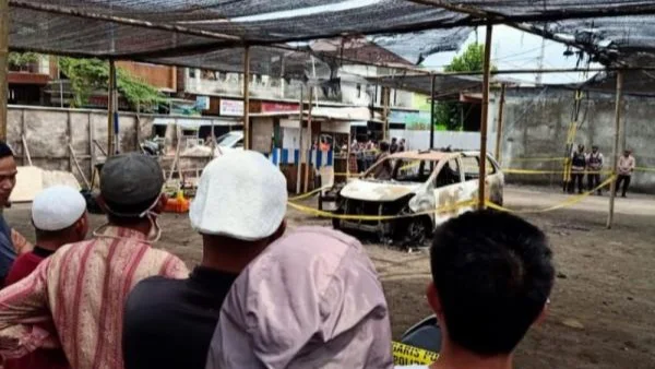 Amuk Sejumlah Orang Menyerang Dan Merusak Pondok Pesantren As-Sunnah Di Lombok Timur, Mobil Dibakar