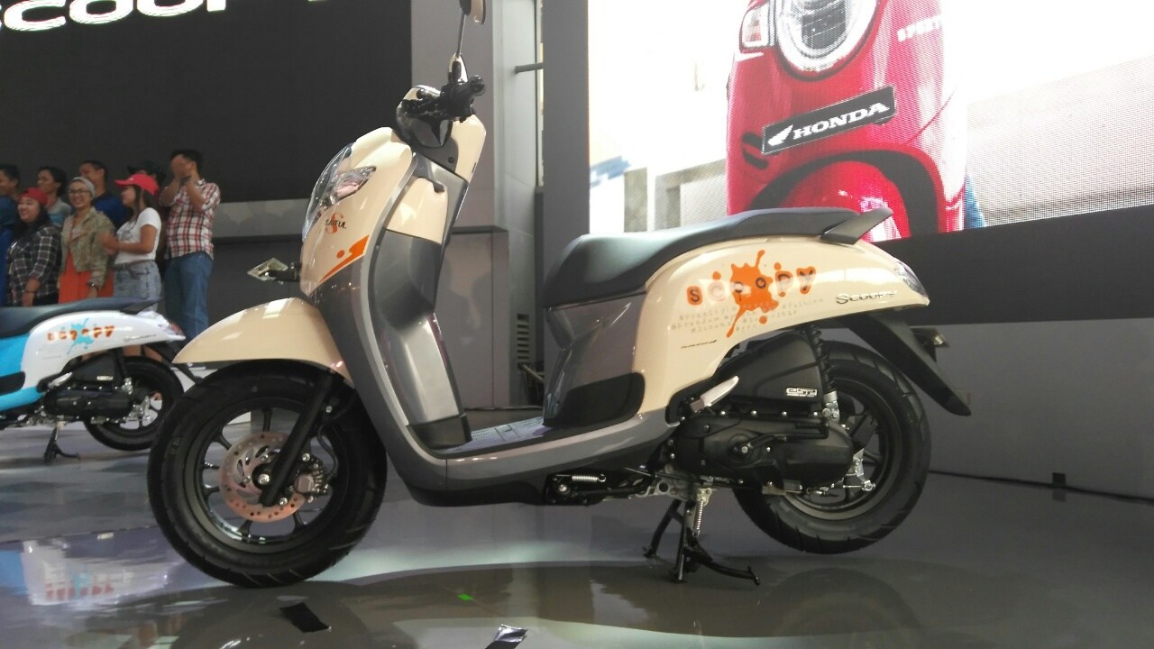 90 Modifikasi Motor Scoopy Warna Cream Kumpulan Modifikasi Motor