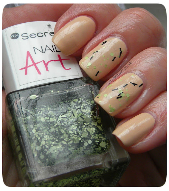 My Secret Gel Effect 256 Burlywood i 228 Pea green dots 