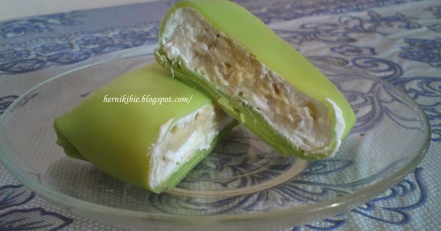 Dunia Keluarga Kami: Durian Crepe with Custard Filling