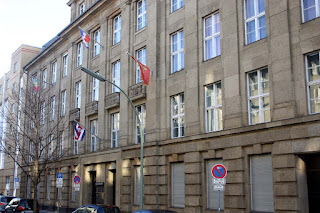   iranische konsulat frankfurt, iranische botschaft frankfurt visum, iranische konsulat frankfurt passerneuerung, iranische konsulat düsseldorf, raimundstraße 90, 60320 frankfurt am main, iranische botschaft köln, ساعت كاري سفارت ايران در فرانكفورت, سفارت ایران در آلمان دوسلدورف, سفارت ایران در فرانکفورت گذرنامه
