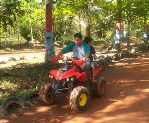 Bermain Motor ATV Di Pantai Wisata Nusantara Mempawah - Kalimantan Barat