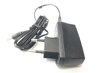 Charger Nokia AC-2E AC2E Original 100% Nokia 7610 N-Gage 8310  8800 Classic 9500 Colokan Besar