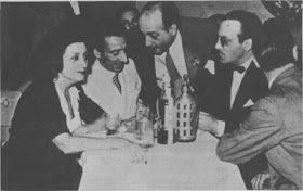 Tania, Discépolo, Juan Carlos Casas —director de RCA— y
Carlos Di Sarli (1942)