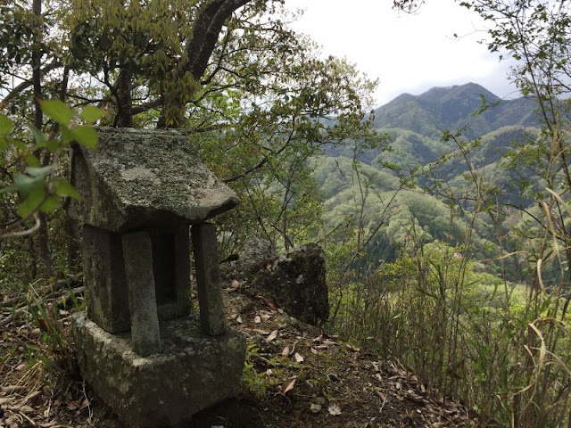 高柄山と祠