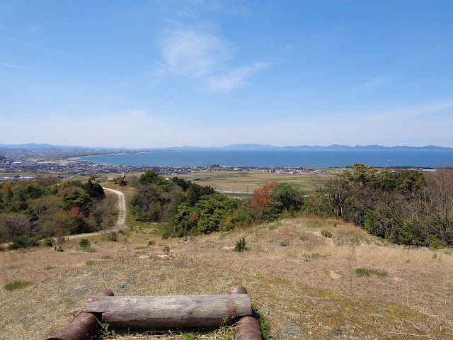 洞ノ原地区の西側丘陵から弓ヶ浜半島を望む