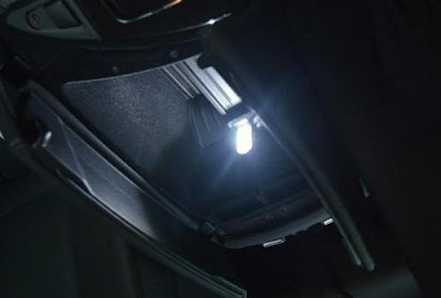 Contoh Terpasang - Lampu LED Glove Box BMW E70