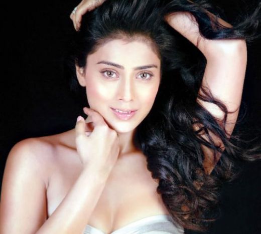 Shriya Saran real boobs photos