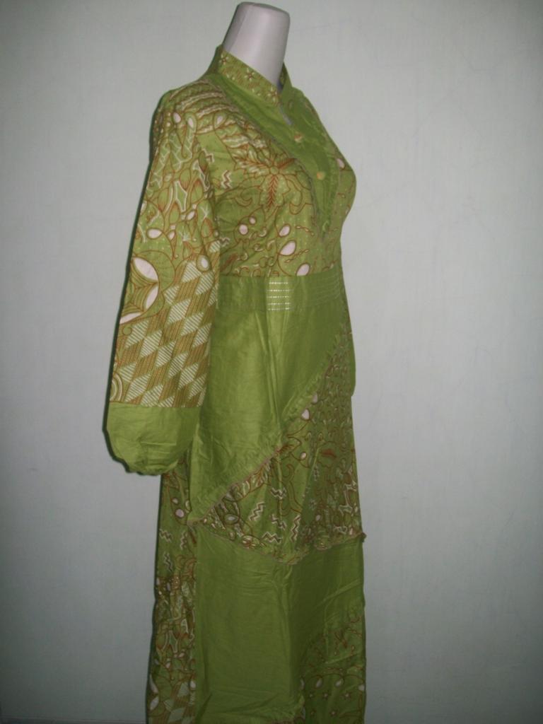 Baju Batik Muslimah Modern – Abaya/Gamis Batik Model Terbaru